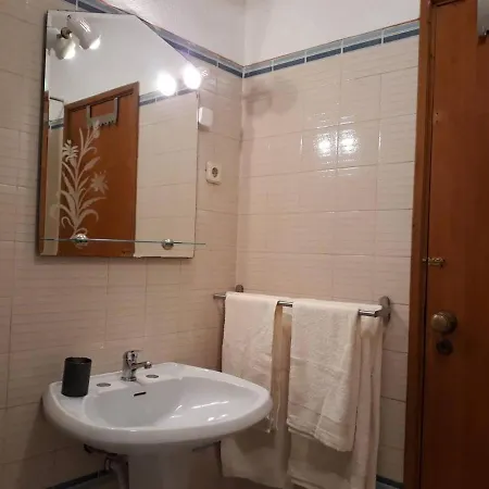 Apartamento T1 Com Piscina, Em Montechoro, Albufeira, Algarve Apartment *
